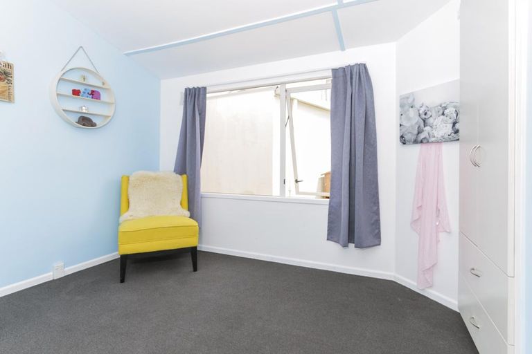 Photo of property in 21 Denarius Lane, Glendene, Auckland, 0602