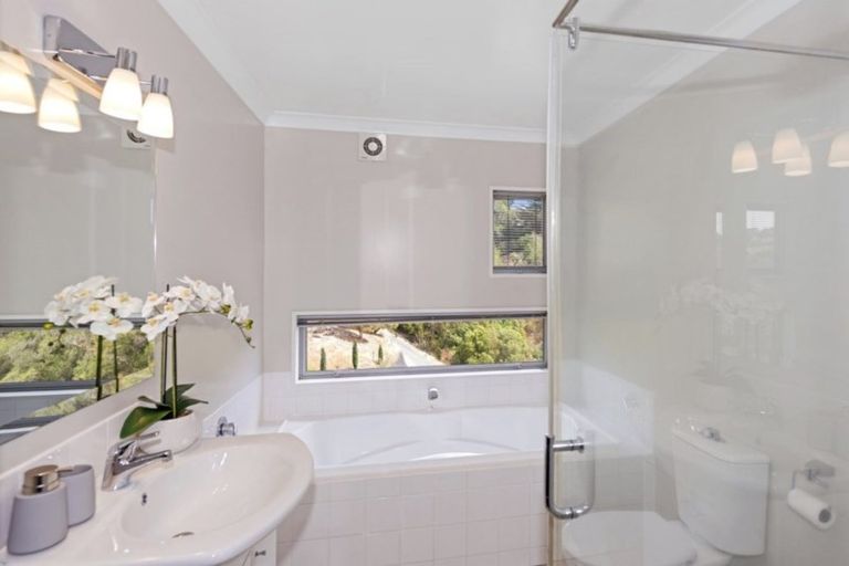 Photo of property in 17 Mandalay Lane, Redcliffs, Christchurch, 8081