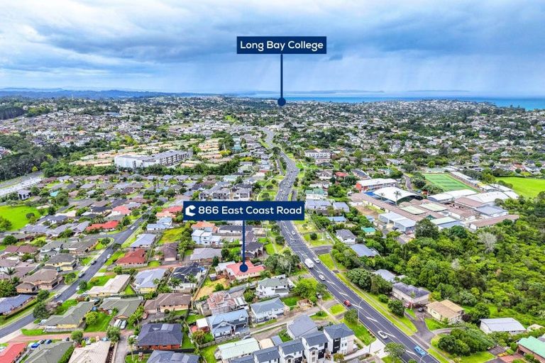 Photo of property in 866 East Coast Road, Northcross, Auckland, 0630