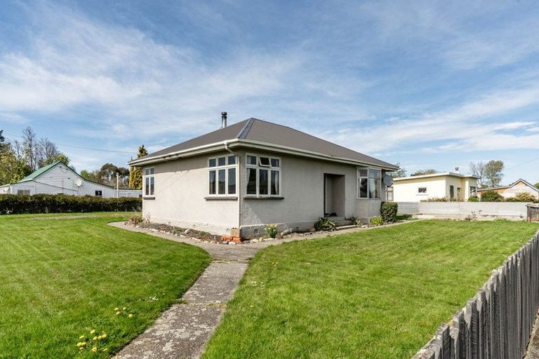 Photo of property in 9 Ossian Street, Milton, 9220