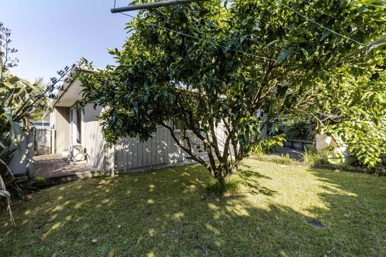 Photo of property in 8a Waterloo Place, Westown, New Plymouth, 4310