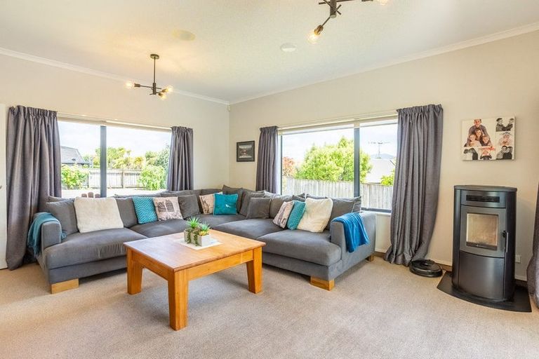 Photo of property in 22 Regent Drive, Paraparaumu Beach, Paraparaumu, 5032