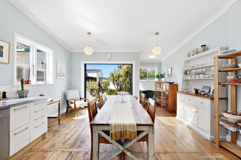 Photo of property in 9 Trent Street, Island Bay, Wellington, 6023