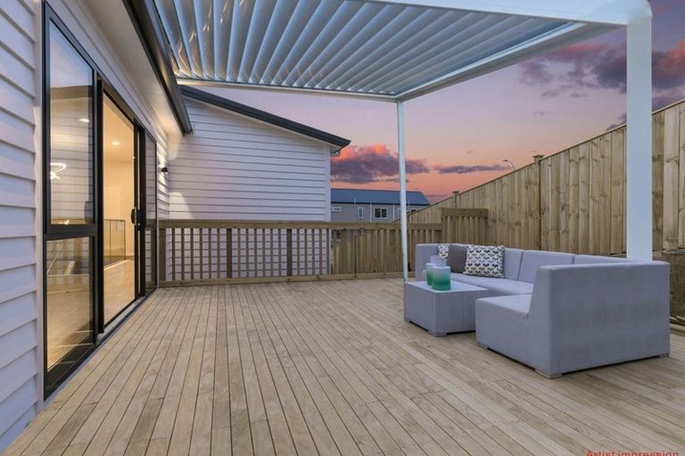 Photo of property in 40 Takurua Terrace, Orewa, 0931