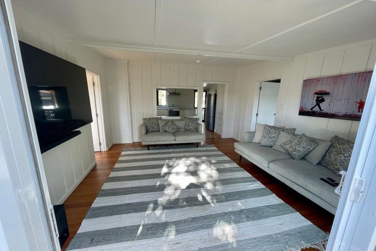 Photo of property in 61 Kauri Road, Stanmore Bay, Whangaparaoa, 0932