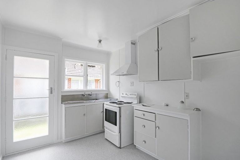 Photo of property in 3/1032 Fergusson Drive, Clouston Park, Upper Hutt, 5018