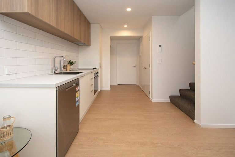 Photo of property in 4/26 Hargest Crescent, Sydenham, Christchurch, 8023