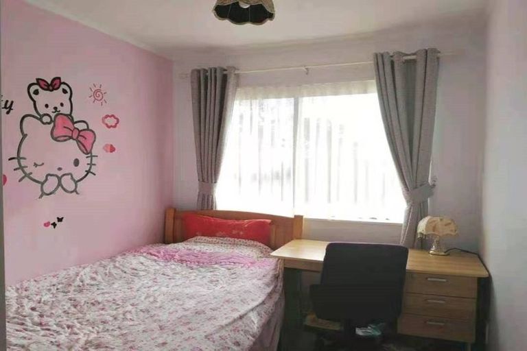 Photo of property in 1/27 Cromdale Avenue, Highland Park, Auckland, 2010