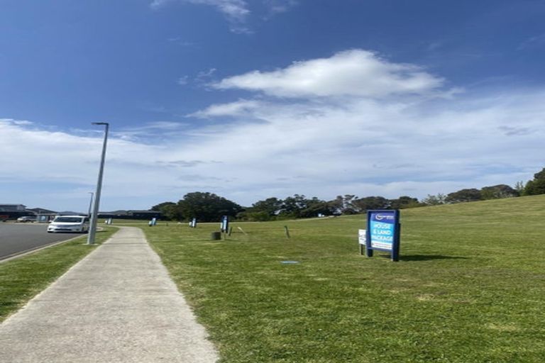 Photo of property in 27 Sycamore Drive, Sunnynook, Auckland, 0620