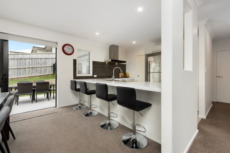 Photo of property in 35 Ballintoy Park Drive, Welcome Bay, Tauranga, 3175