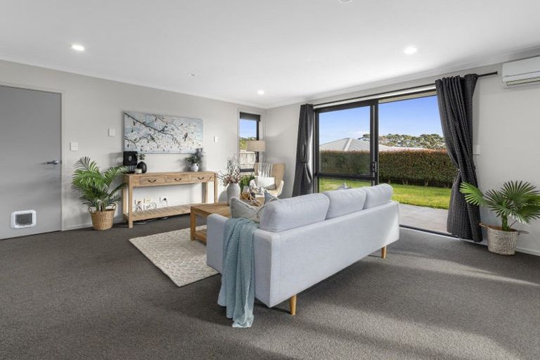 Photo of property in 10 Bathurst Crescent, Pyes Pa, Tauranga, 3112