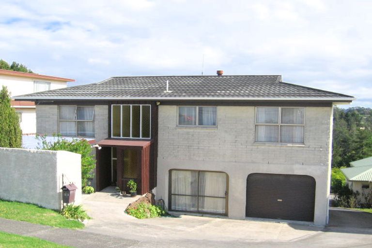 Photo of property in 1/1018 East Coast Road, Fairview Heights, Auckland, 0630