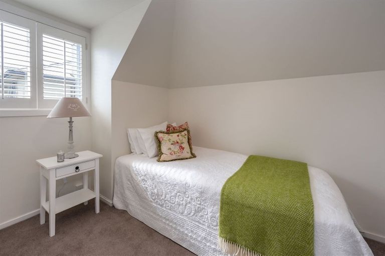 Photo of property in 2/34 Aikmans Road, Merivale, Christchurch, 8014