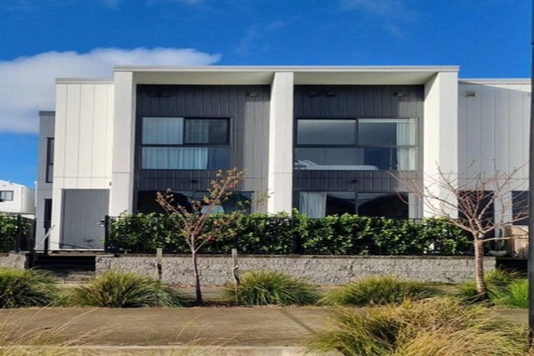 Photo of property in 87 Tarapuka Road, Westgate, Auckland, 0814