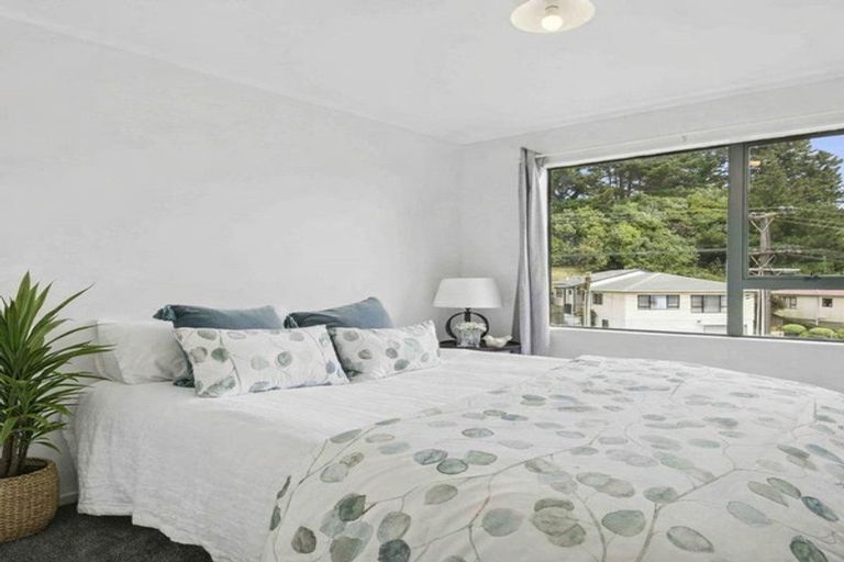 Photo of property in 50 Cardiff Crescent, Cannons Creek, Porirua, 5024