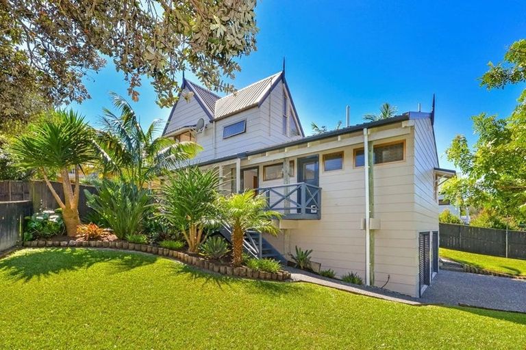 Photo of property in 7 Sandiacre Way, Browns Bay, Auckland, 0630