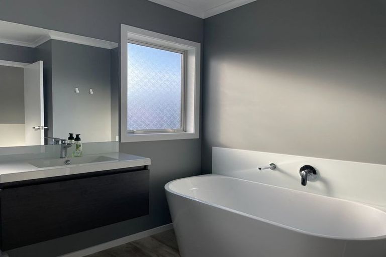 Photo of property in 34 Ruahine Street, Trentham, Upper Hutt, 5018