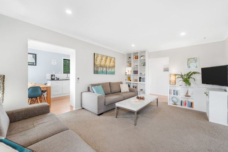 Photo of property in 42 Ennis Avenue, Pakuranga Heights, Auckland, 2010