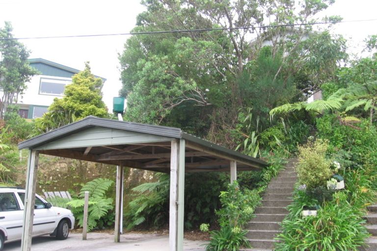 Photo of property in 37 Huntleigh Park Way, Ngaio, Wellington, 6035