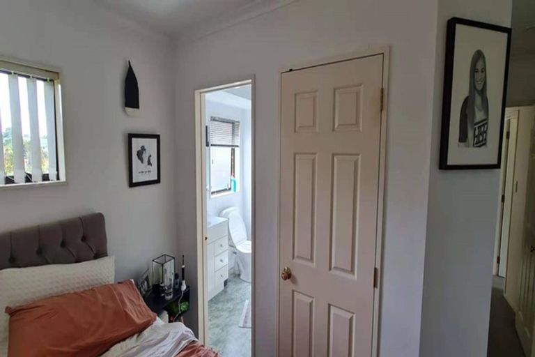 Photo of property in 33a Schnapper Rock Road, Greenhithe, Auckland, 0632