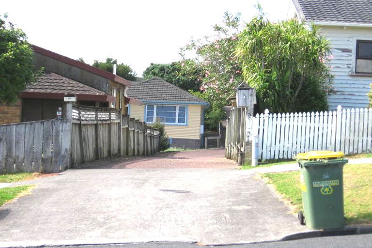 Photo of property in 1/16 Arahoe Road, New Lynn, Auckland, 0600
