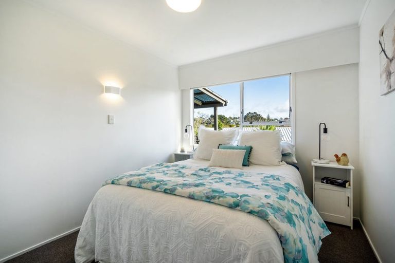 Photo of property in 1/34c Sunnynook Road, Sunnynook, Auckland, 0620