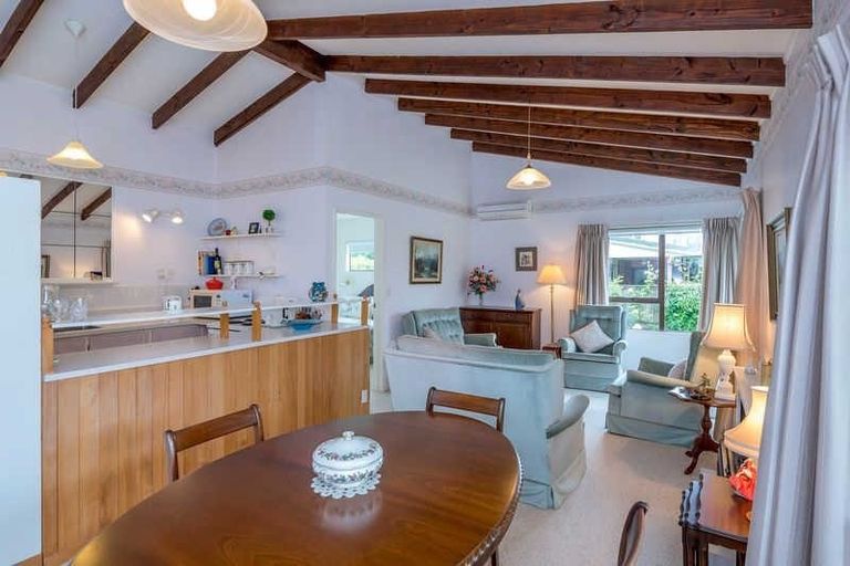 Photo of property in 294 Te Moana Road, Waikanae, 5036