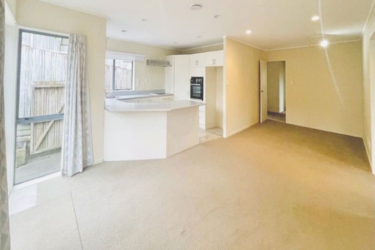 Photo of property in 1 Evelyn Road, Cockle Bay, Auckland, 2014