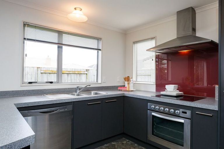 Photo of property in 28 Branigan Parade, Kelvin Grove, Palmerston North, 4414
