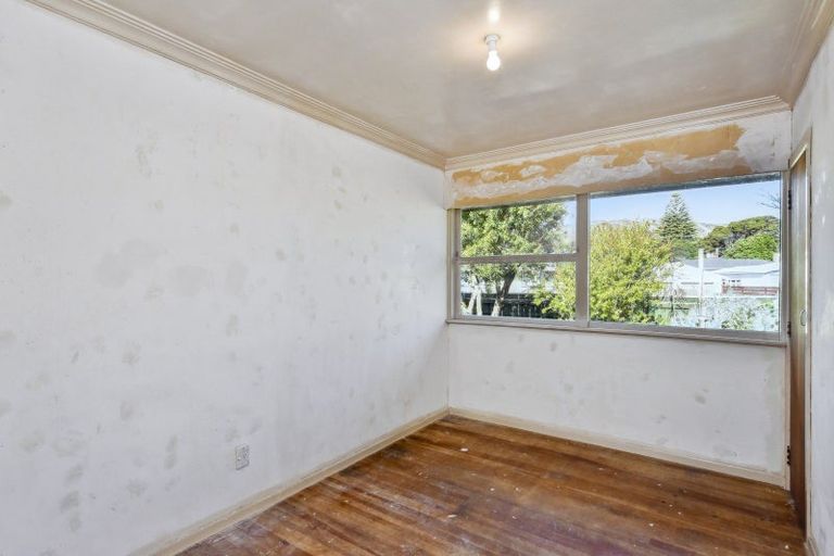 Photo of property in 7 Awatea Avenue, Paraparaumu, 5032