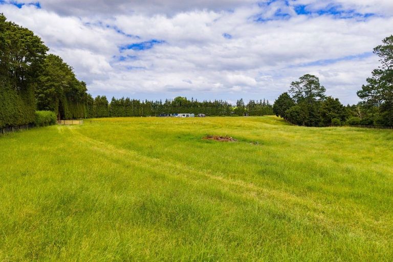 Photo of property in 360 Tauraroa Road, Maungakaramea, 0178