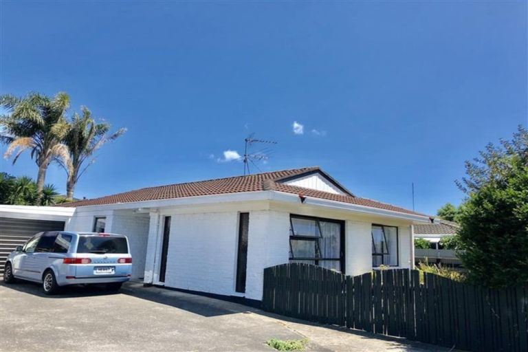 Photo of property in 2b Roys Road, Weymouth, Auckland, 2103