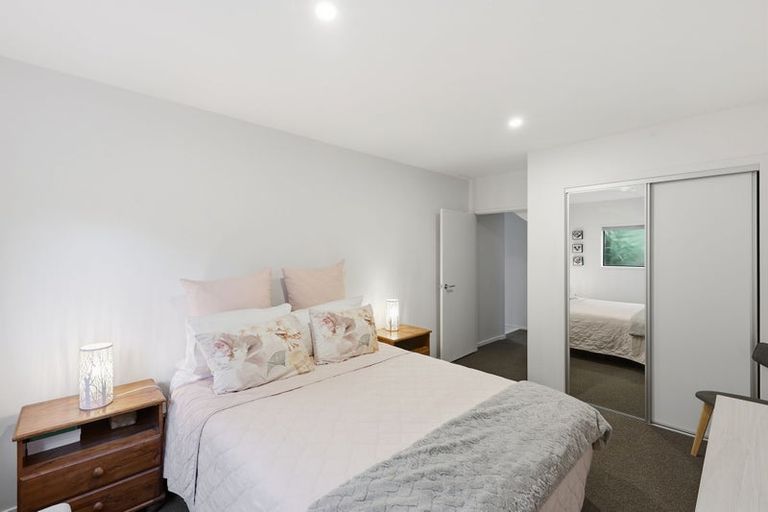 Photo of property in 142 Weatherly Road, Torbay, Auckland, 0630