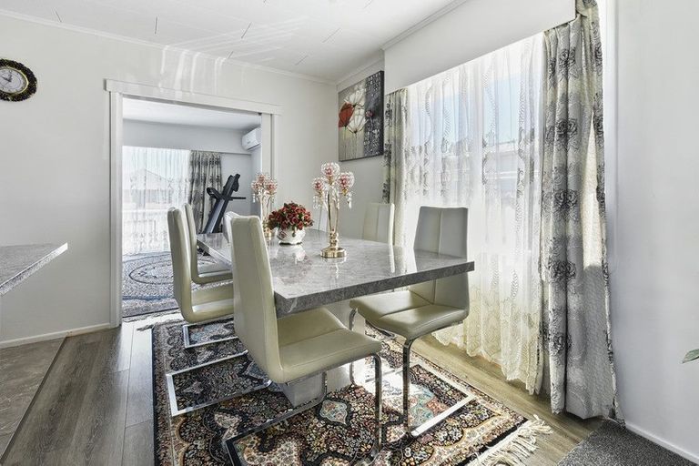 Photo of property in 28 Wayne Drive, Mangere, Auckland, 2022