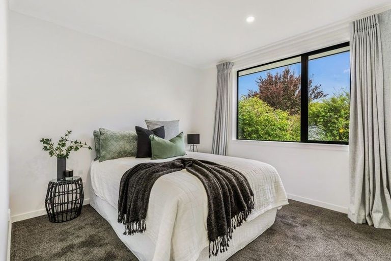 Photo of property in 68 Park Street, Winton, 9720