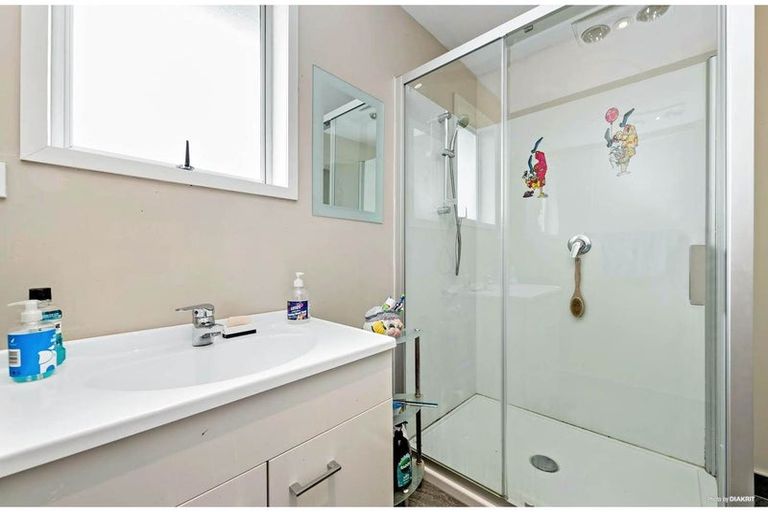 Photo of property in 27 Pukeroa Place, Papakura, 2110