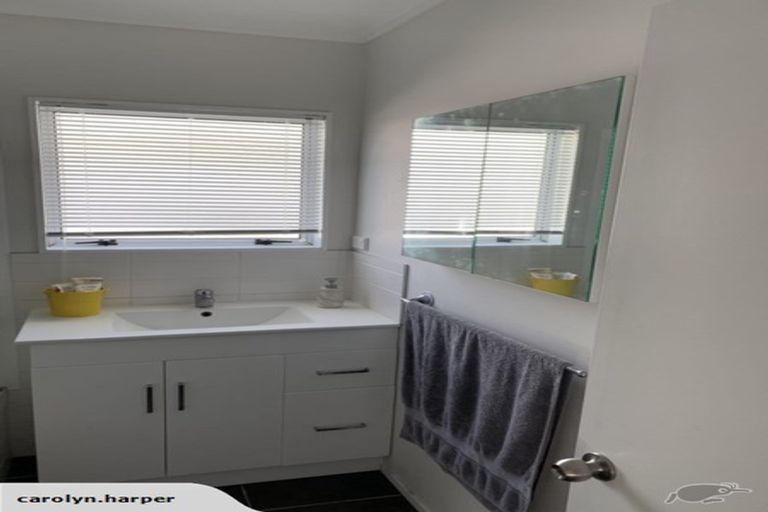 Photo of property in 2/30 Norwood Road, Bayswater, Auckland, 0622