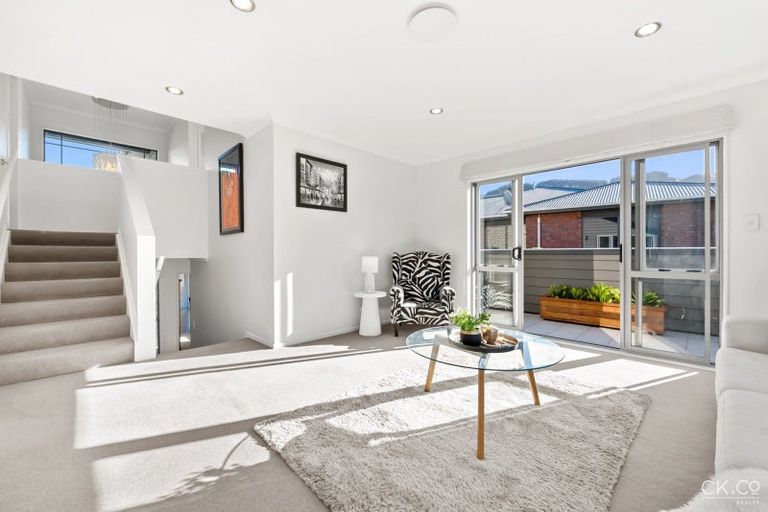 Photo of property in 15 Frankie Stevens Place, Riverstone Terraces, Upper Hutt, 5018