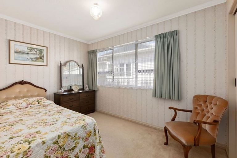 Photo of property in 47a Whites Line West, Woburn, Lower Hutt, 5010