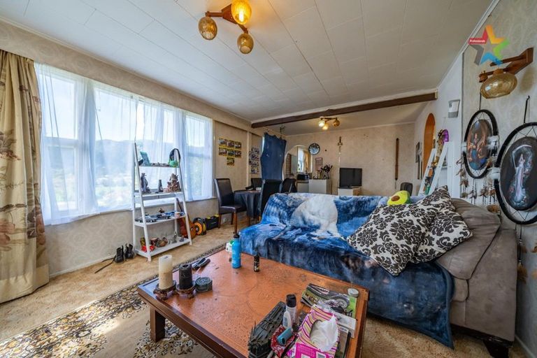 Photo of property in 29 Bird Grove, Stokes Valley, Lower Hutt, 5019