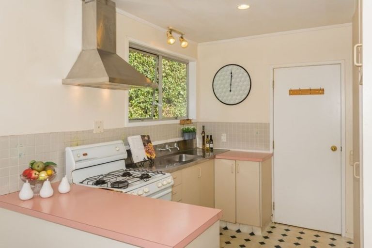 Photo of property in 72 Vandeleur Avenue, Birkdale, Auckland, 0626