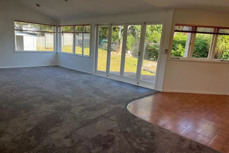 Photo of property in 10 Macnay Way, Murrays Bay, Auckland, 0630