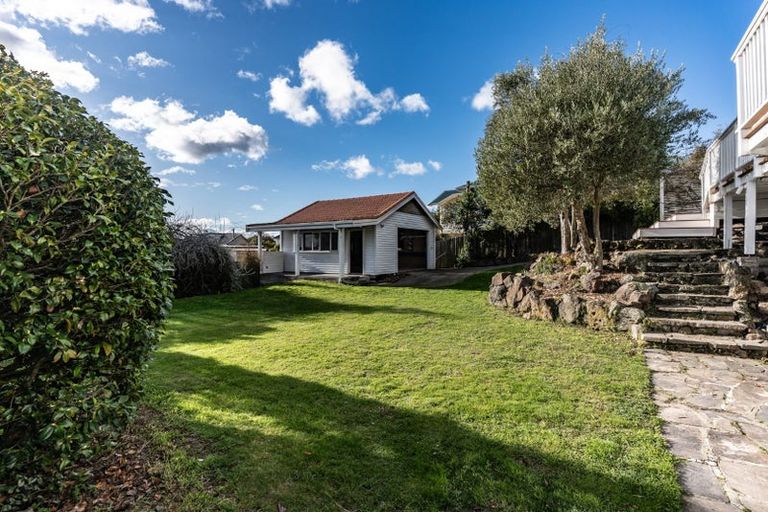 Photo of property in 123 Hackthorne Road, Cashmere, Christchurch, 8022