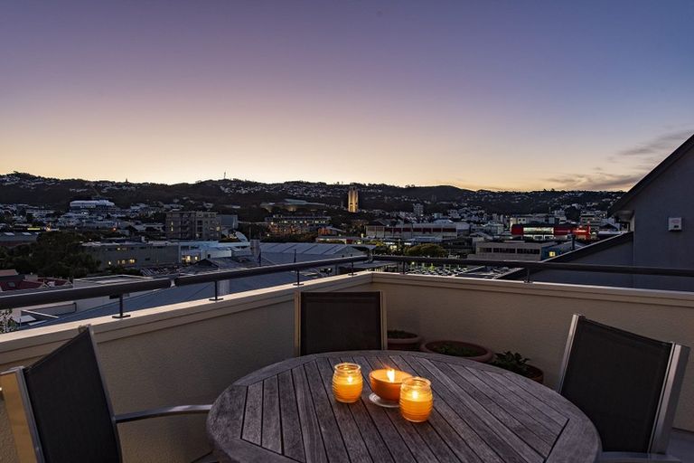 Photo of property in 6/88 Brougham Street, Mount Victoria, Wellington, 6011
