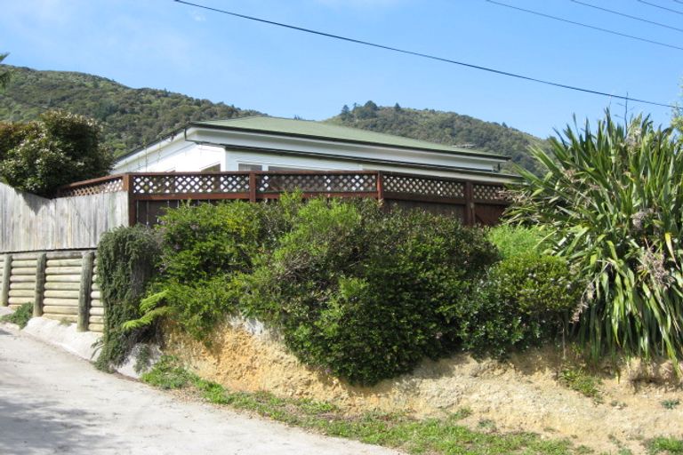 Photo of property in 23 Hampden Street, Picton, 7220