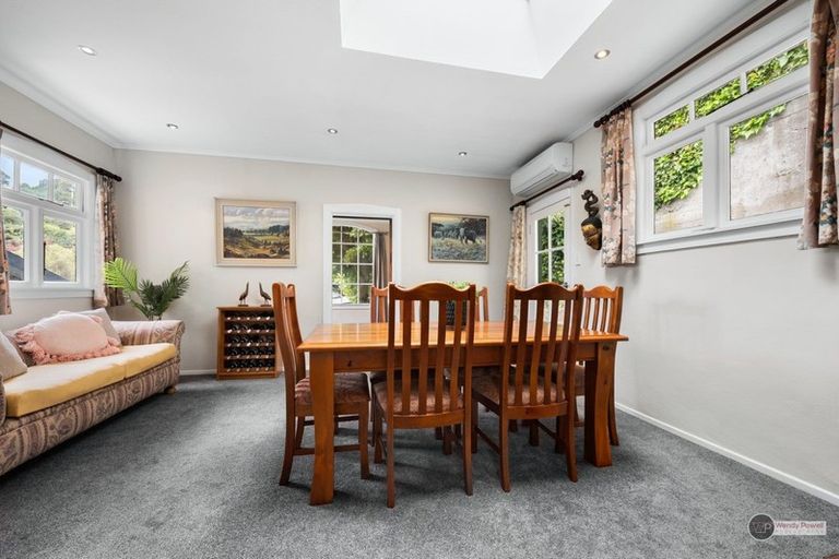 Photo of property in 18 Woodvale Grove, Fairfield, Lower Hutt, 5011