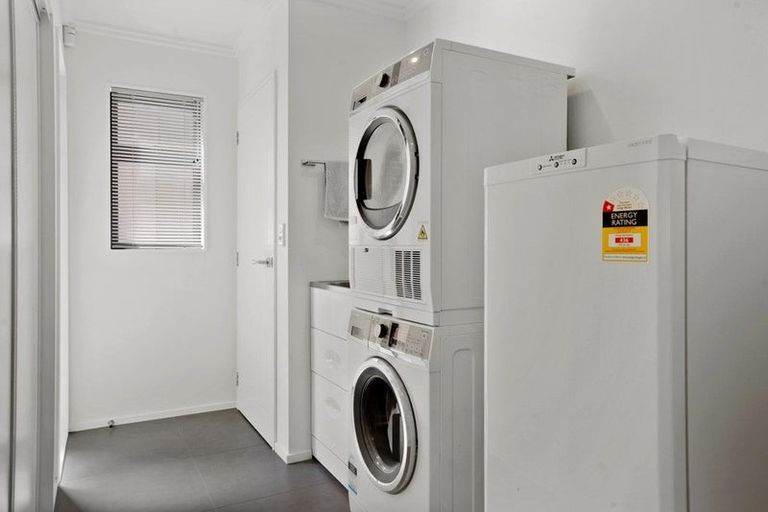 Photo of property in 11 Hilltop Lane, Mount Pleasant, Christchurch, 8081