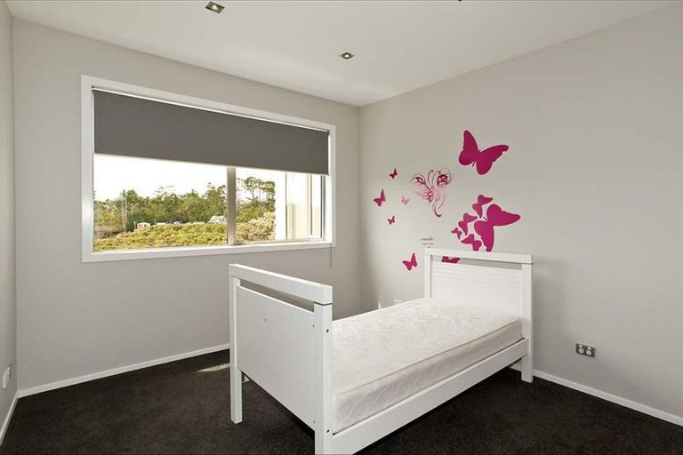 Photo of property in 7b Olwyn Place, Greenhithe, Auckland, 0632