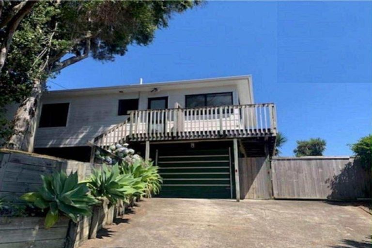 Photo of property in 5 Elliston Crescent, Stanmore Bay, Whangaparaoa, 0932