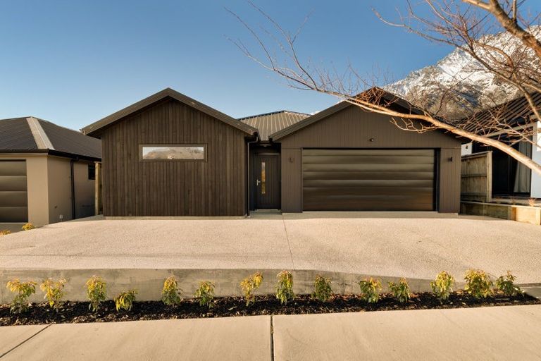 Photo of property in 50 Muster Road, Jacks Point, 9371